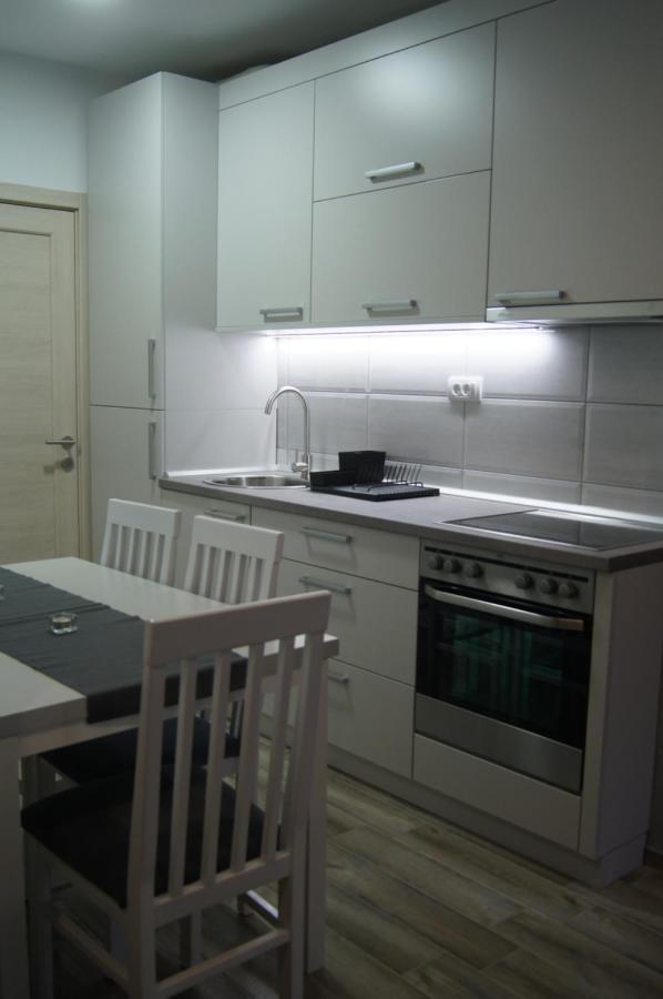 Apartman Una เซรมสกี คาร์ลอฟซี ภายนอก รูปภาพ